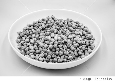 Beautiful organic dried chickpea beans consisting of raw bengal legume pea Beautiful organic dried chickpea beans consisting of raw bengal legume pea 134633139
