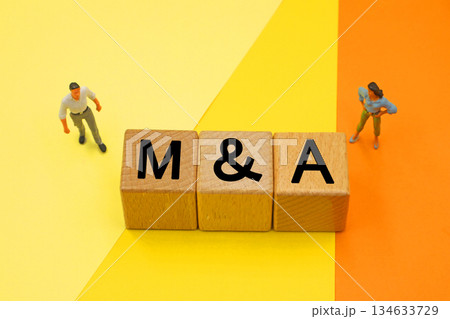 M&Aと書かれたブロック M&Aと書かれたブロック 134633729