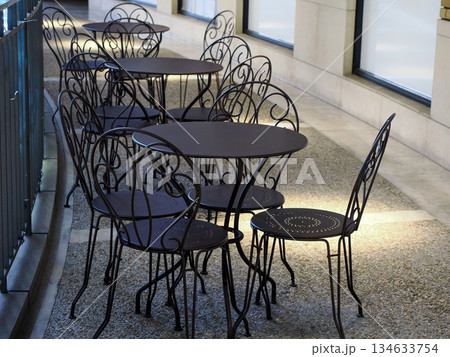 オープンカフェの風景 134633754