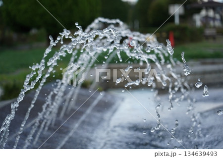 公園のミニ噴水 公園のミニ噴水 134639493