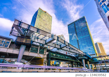 日本の東京都市景観年の瀬。フクラスデッキの上を鉄骨が覆い被さる。驚きの新たな風景が出現した＝渋谷 134639562