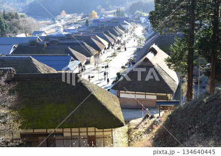 福島県下郷町 大内宿の街並み 134640445