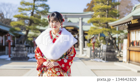振袖で成人式　 134642820