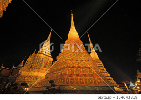 ワット・ポー、ライトアップ 134643819