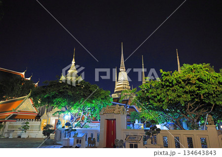 ワット・ポー、ライトアップ 134643843