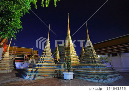ワット・ポー、ライトアップ 134643856