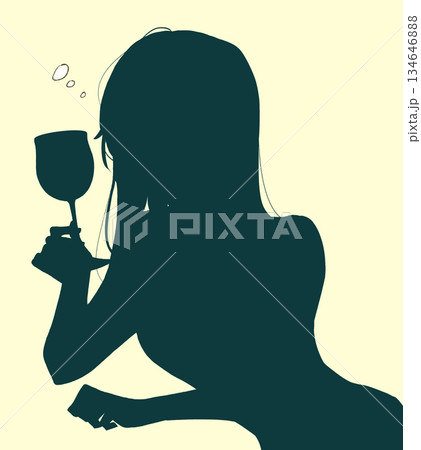 ワイングラスを持った女性　酔う　影絵 134646888