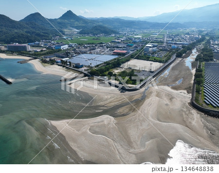 愛媛県松山市　立岩川河口 134648838