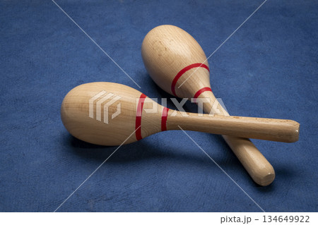 pair of maracas, wooden rumba shakers - hand percussion rattles pair of maracas, wooden rumba shakers - hand percussion rattles 134649922