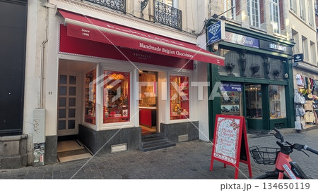 Belgian chocolate shop exterior in Brussels 134650119