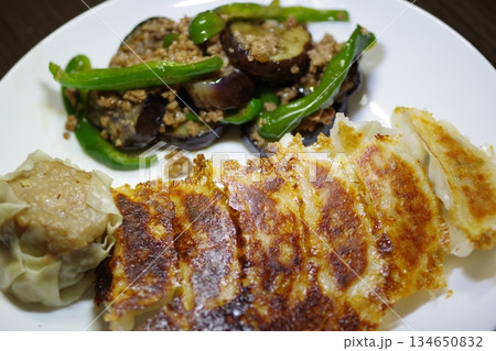 おいしい焼き餃子 134650832