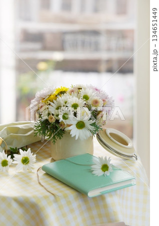 菊のアレンジメント 134651449