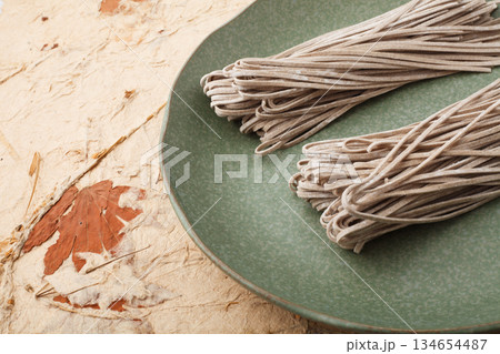 年越しそば　　スタジオ撮影 134654487