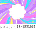 注目 かわいい 明るくポップな背景素材 紫 パステル コピースペース ふきだし ファンシー カラフル 134655895