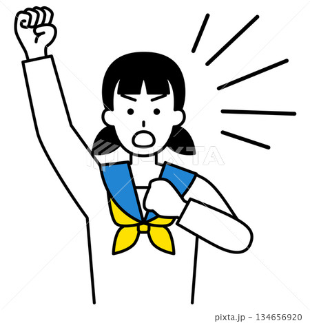 拳を上げて抗議する女子学生 拳を上げて抗議する女子学生 134656920