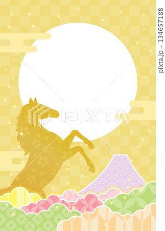 2026年午年の年賀状 干支の馬と富士山の背景とフレーム 金 134657188