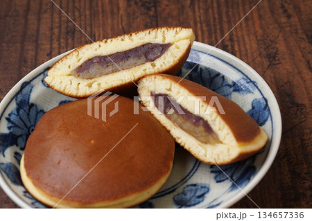 栗のどら焼き 134657336