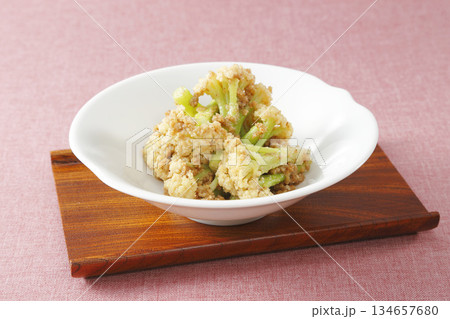 カリフローレの胡麻和え 134657680