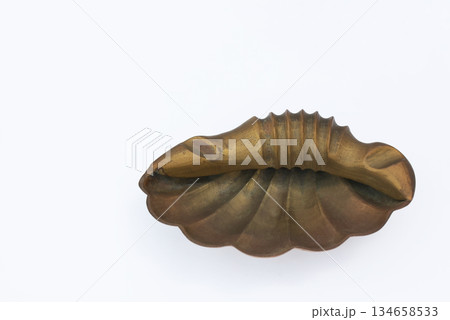 中近東の真鍮製工芸品 134658533