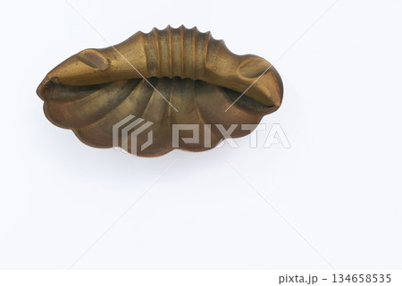 中近東の真鍮製工芸品 中近東の真鍮製工芸品 134658535