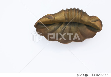 中近東の真鍮製工芸品 134658537