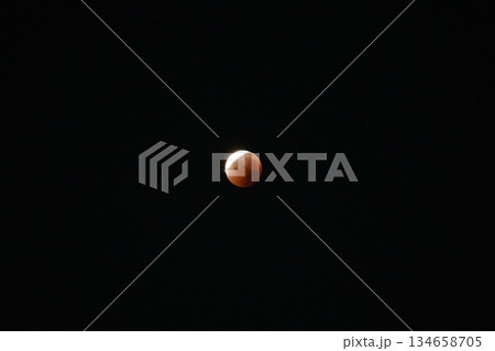 2025年9月8日 皆既日食　太陽と月が重なる神秘的な天文現象 134658705