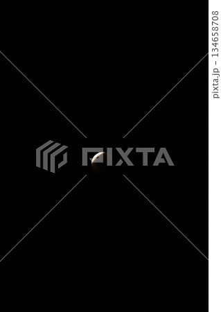 2025年9月8日 皆既日食　太陽と月が重なる神秘的な天文現象 134658708