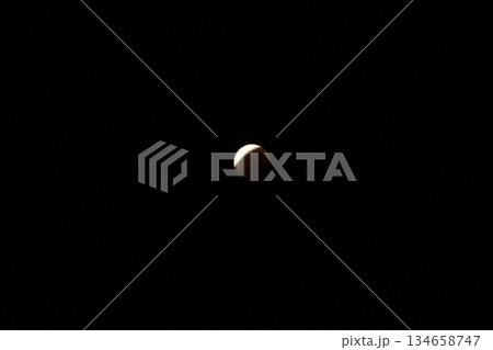2025年9月8日 皆既日食 太陽と月が重なる神秘的な天文現象 2025年9月8日 皆既日食 太陽と月が重なる神秘的な天文現象 134658747