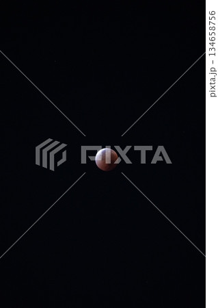 2025年9月8日 皆既日食　太陽と月が重なる神秘的な天文現象 134658756