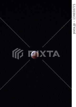 2025年9月8日 皆既日食　太陽と月が重なる神秘的な天文現象 134658771