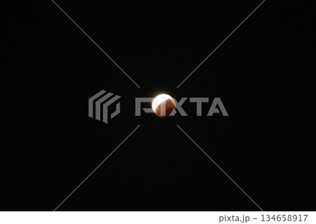 2025年9月8日 皆既日食 太陽と月が重なる神秘的な天文現象 2025年9月8日 皆既日食 太陽と月が重なる神秘的な天文現象 134658917