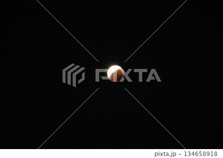 2025年9月8日 皆既日食　太陽と月が重なる神秘的な天文現象 134658918