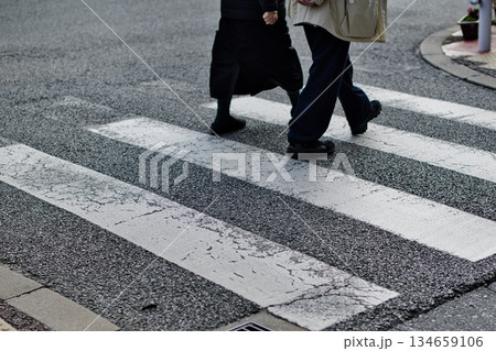 日本の歩行者 134659106