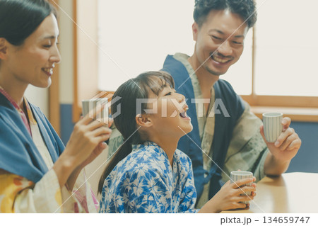 family trip　撮影協力：伊東小涌園 134659747