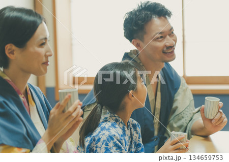 family trip 撮影協力:伊東小涌園 family trip 撮影協力:伊東小涌園 134659753