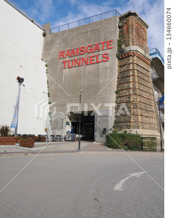 ラムズゲートトンネルの入口 ラムズゲートトンネルの入口 134660074