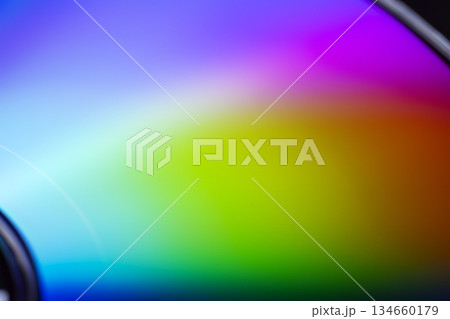 光学ディスクに現れる虹色の反射とデジタルメディア 134660179