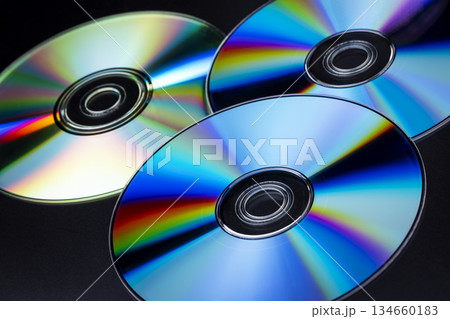 記録用メディアとして利用されるCDやDVDディスク 記録用メディアとして利用されるCDやDVDディスク 134660183