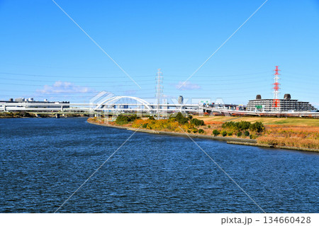 扇大橋/荒川より上流/江北橋方向を望む(東京都足立区)【2025.12】 扇大橋/荒川より上流/江北橋方向を望む(東京都足立区)【2025.12】 134660428