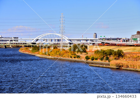 扇大橋/荒川より上流/江北橋方向を望む(東京都足立区)【2025.12】 扇大橋/荒川より上流/江北橋方向を望む(東京都足立区)【2025.12】 134660433