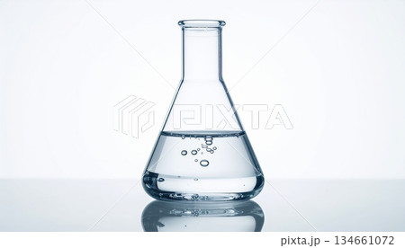 《AI画像》フラスコに入った液体 134661072