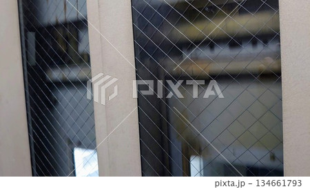 エレベーターのドア 134661793