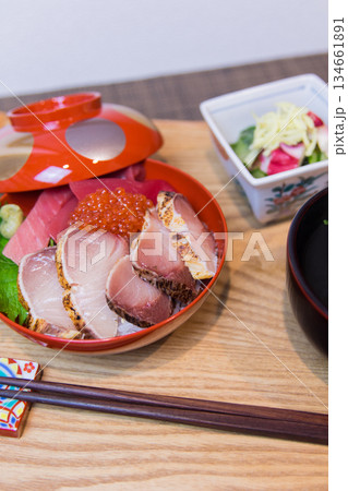 冬の料理・味覚～ぶりのたたき丼～ 134661891