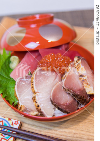 冬の料理・味覚~ぶりのたたき丼~ 冬の料理・味覚~ぶりのたたき丼~ 134661892