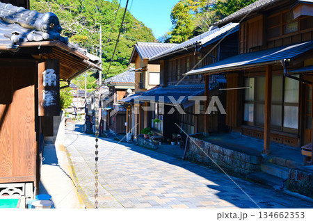宇津ノ谷集落の町並み 静岡市 宇津ノ谷集落の町並み 静岡市 134662353