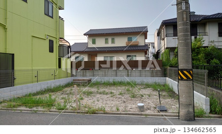 空地のある住宅街の風景 空地のある住宅街の風景 134662565