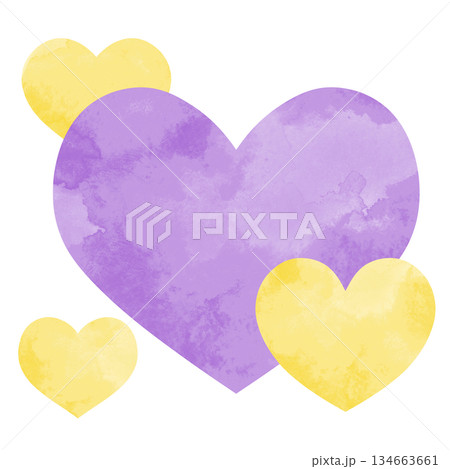 大小のハートが重なったシンプルな手描き水彩イラスト 黄色 紫 134663661
