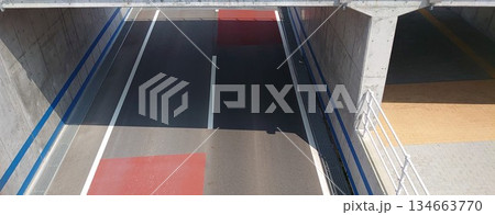 色分けされた道路 色分けされた道路 134663770