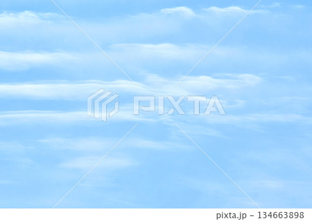 豪快に流れる波状雲（ fix撮影 ) 134663898