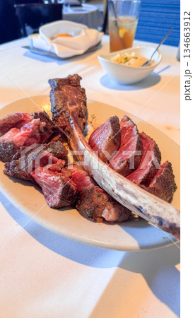 ハワイ ワイキキ ステーキ料理 レストラン グルメ ディナー イメージ 134663912